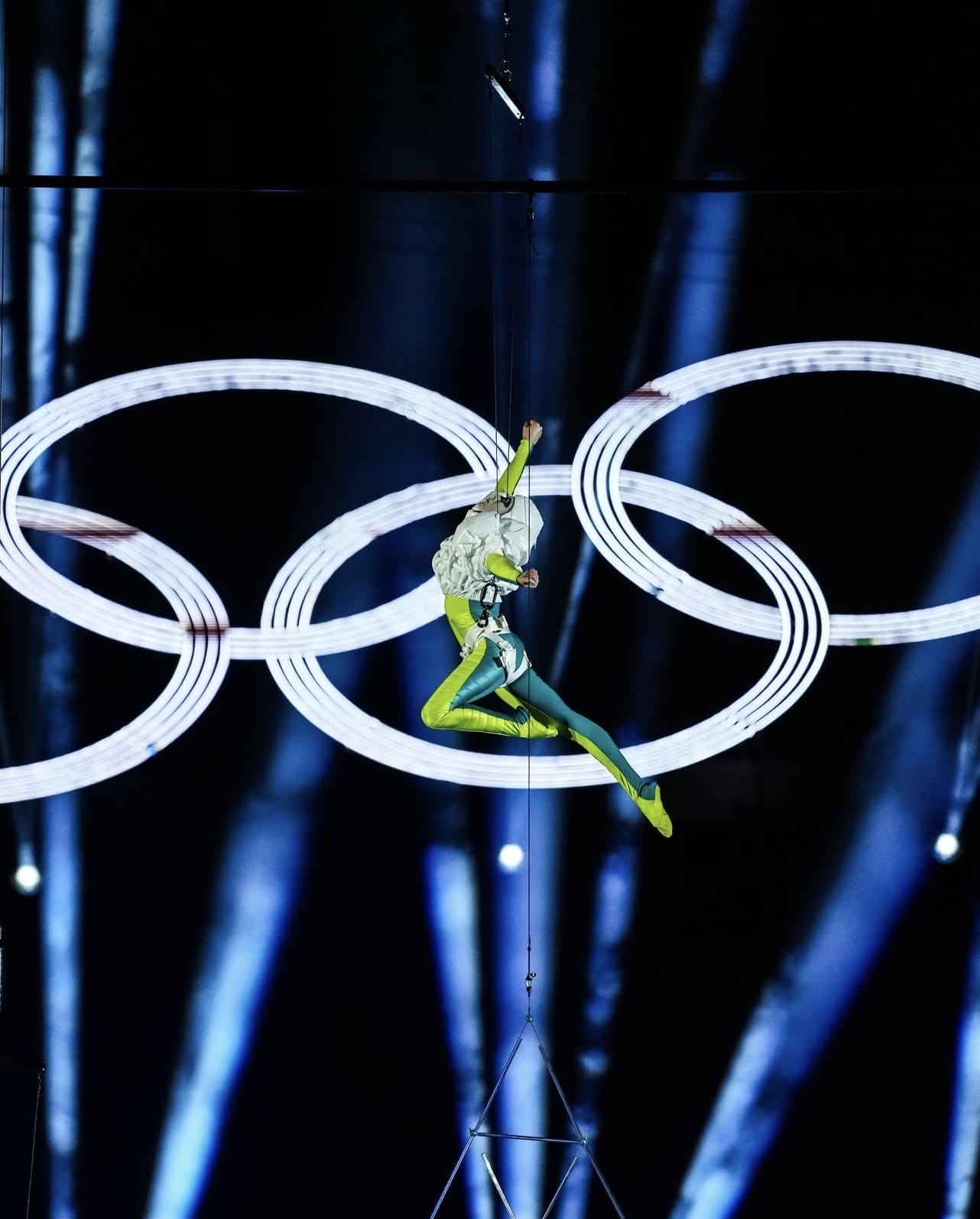 closing ceremony olympics games - liberi di... physical theatre alla c erim onia di chiusura dei giochi milano- cortina . Arena di Verona